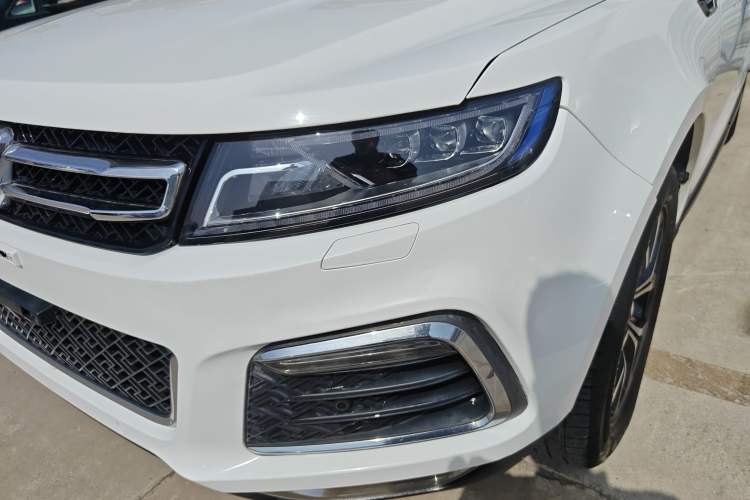 Used Zotye T600 2016 Sport Edition 1.5T Manual Prestige Model Left Front Headlight