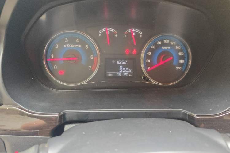 Used Dongfeng Fengon 370 2016 1.5L Manual Luxury 7-Seater Odometer Close Up