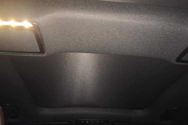 Used Mercedes-Benz GLC 2022 Second Facelift GLC 260 L 4MATIC Luxury Edition Headliner