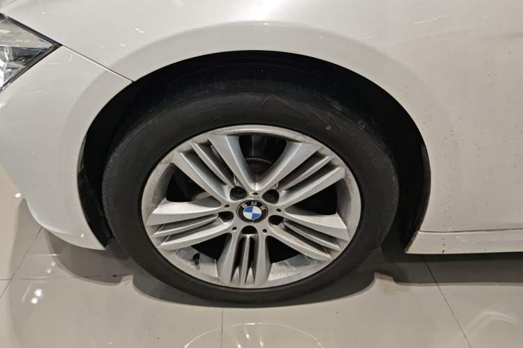 Used BMW 3 Series 2017 320Li Fashion Model Left Front Wheel Hub