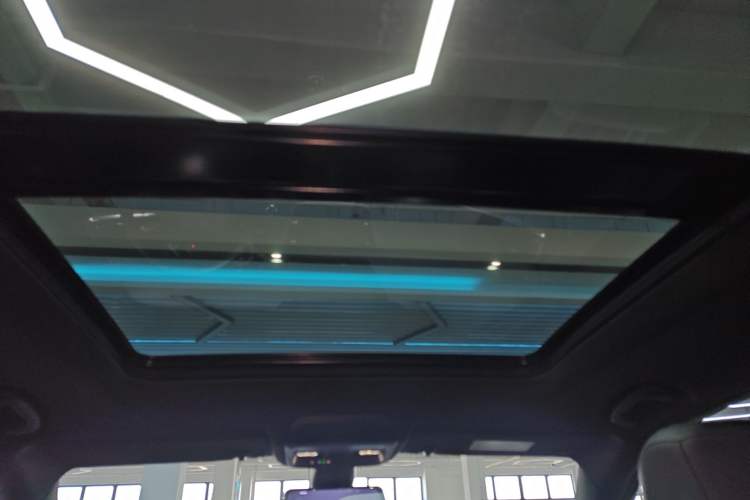 Used Cadillac XT6 2022 2.0T 7-Seater Four-Wheel-Drive Luxury Version Headliner