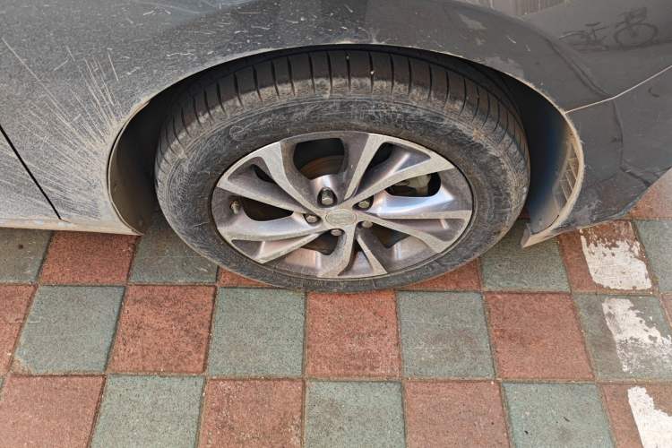 Used Buick Verano 2022 Pro 533T Enjoyment Edition Right Front Wheel Hub