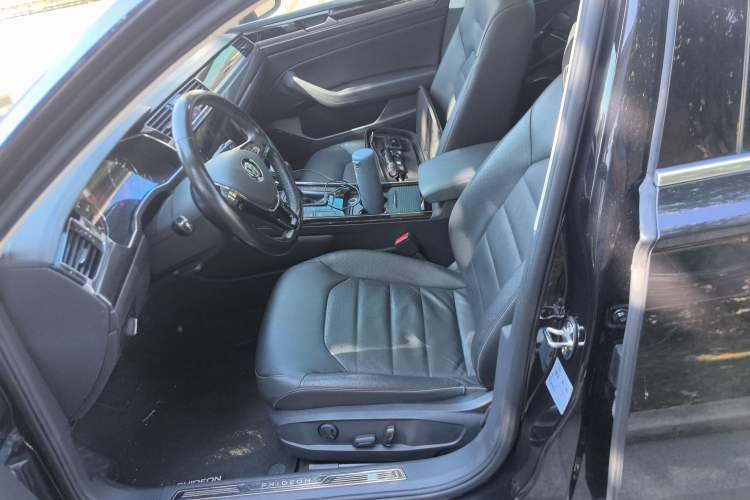 Used Volkswagen Phideon 2018 Revised Version 380TSI Two-Wheel Drive Business Edition
