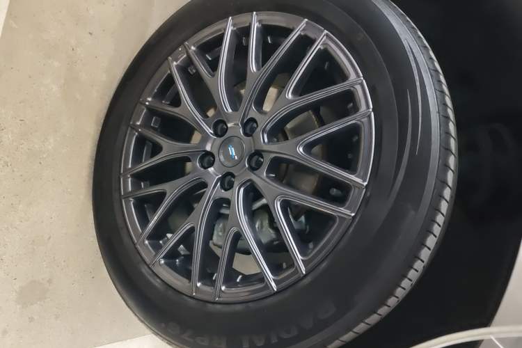 Used CHANGAN OSHAN Z6 2022 Blue Whale 1.5T DCT Luxury Model Right Front Wheel Hub