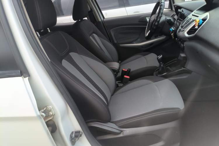 Used Ford EcoSport 2017 1.5L Manual Fashion Model Right Front Seat