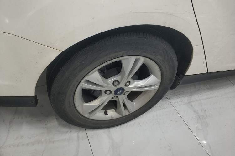 Used Ford Focus 2012 Sedan 1.6L Automatic Fashion Edition