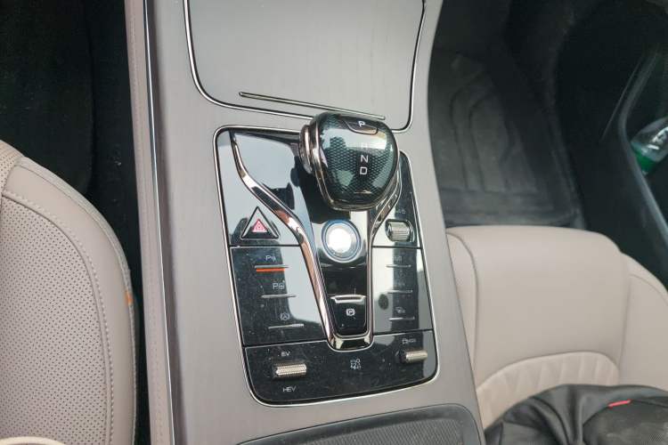 Used BYD Han 2025 DM-i Intelligent Driving Edition 125KM LiDAR Flagship Model Gear Lever