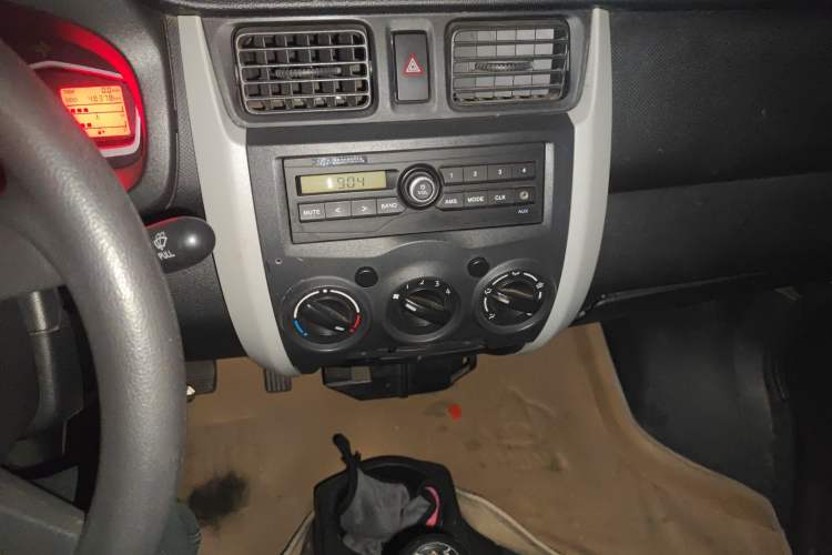 Used CHANGAN KAICHENG Star 3 2015 1.0L Base Version with Air Conditioning C10 Audio And AC Panel