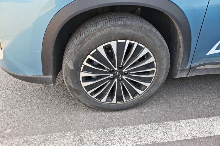 Used Chery Tiggo 8 PLUS C-DM 2025 1.5T 116 km Prestige Version 5 Seats Left Front Wheel Hub