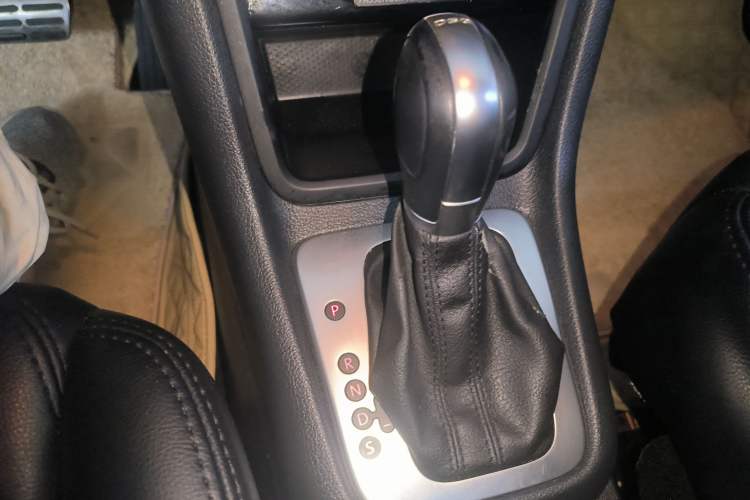 Used Volkswagen Sharan 2013 1.8TSI Standard Model Gear Lever