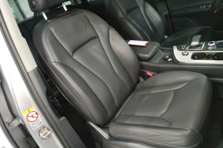 Used Audi Q7 2016 40 TFSI Comfort Model
