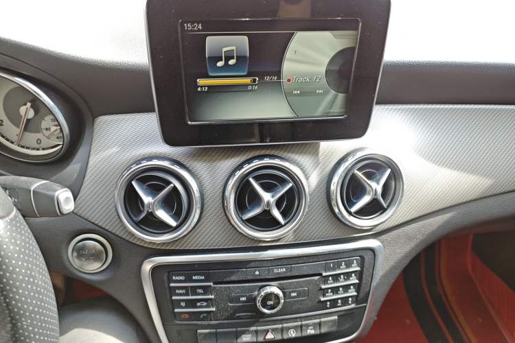 Used Mercedes-Benz GLA 2016 GLA 200 Sport Edition Audio And AC Panel