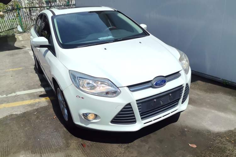 Used Ford Focus 2012 Sedan 1.6L Automatic Fashion Edition
