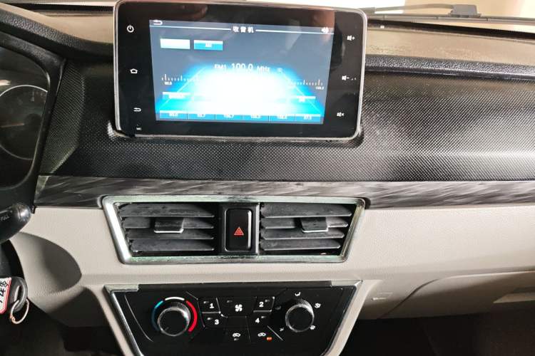 Used Jinbei New Hiace S 2023 1.5L Wealth Edition Van 2/5-Seater Air-Conditioned Model SWC15M