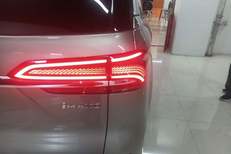 Used Roewe iMAX8 New Energy 2025 1.5T DMH Lu Zun Deluxe Edition Exterior 3