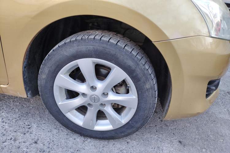 Used Nissan Tiida 2011 1.6L Manual Smart Version Right Front Wheel Hub