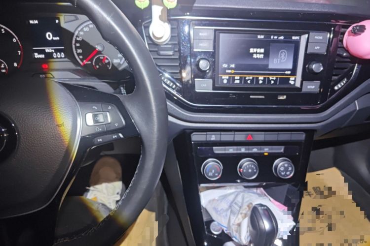 Used Volkswagen T-ROC 2018 280TSI DSG Two-Wheel-Drive Comfort Version China V Standard Audio And AC Panel