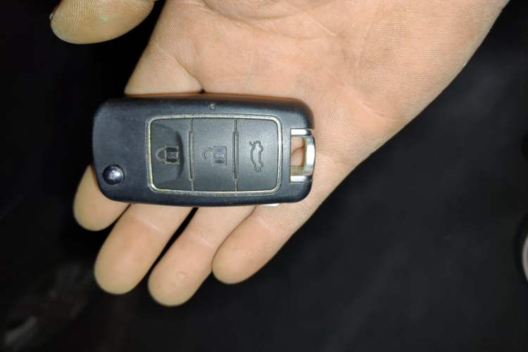 Used FORTHING Lingzhi 2022 M5L 2.0L Utility Model 7 Seats Vehicle Key