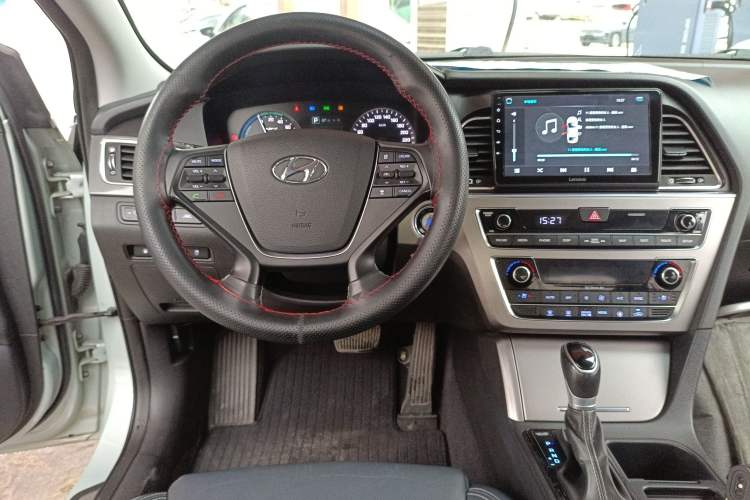 Used Hyundai Sonata 2016 2.0L Hybrid HL Luxury Version
