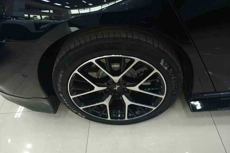 Used XPeng P7 2023 P7i 702 Pro Right Rear Wheel Hub