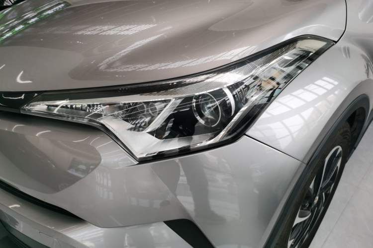 Used Toyota IZOA 2018 2.0L Yichi Version China VI Standard
