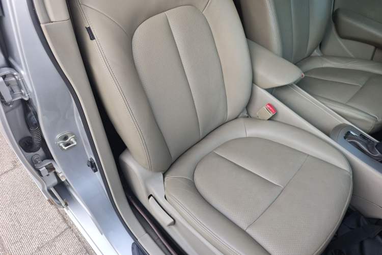 Used Dongfeng Aeolus A60 2014 2.0L CVT Tech Version