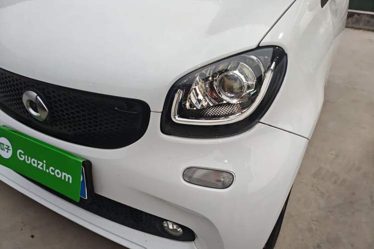 Used smart fortwo 2016 0.9T 66kW Hardtop Pioneer Edition
