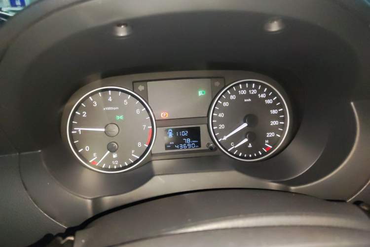 Used JAC Refine M3 2023 PLUS 1.8L 7/8-Seater Comfort Edition
