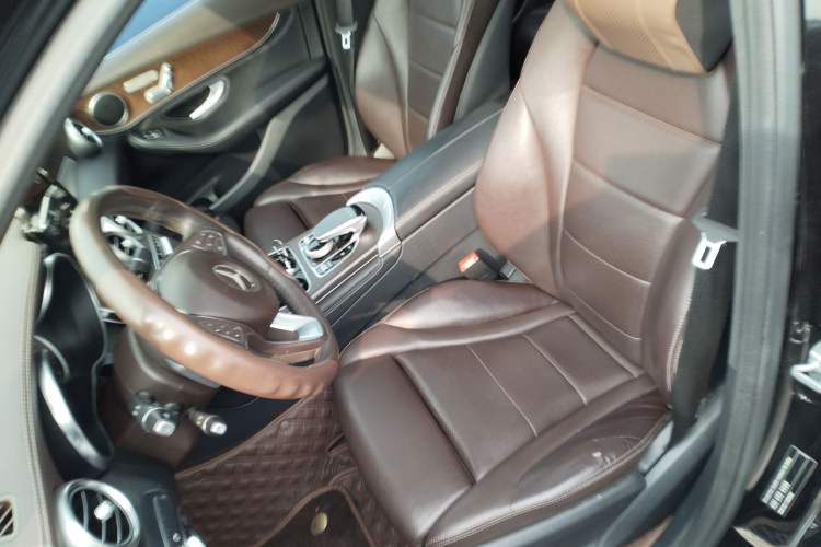 Used Mercedes-Benz GLC 2018 Refreshed GLC 300 4MATIC Dynamic Edition Left Front Seat