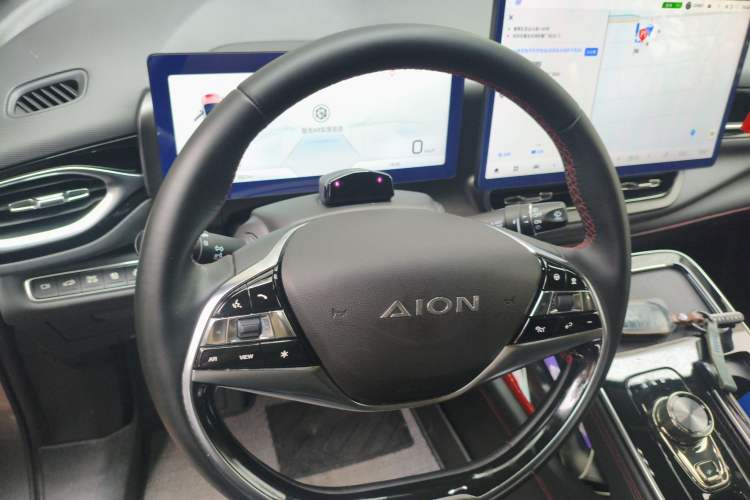 Used AION V 2021 Plus 70 Smart Technology Edition Lithium Iron Phosphate Steering Wheel