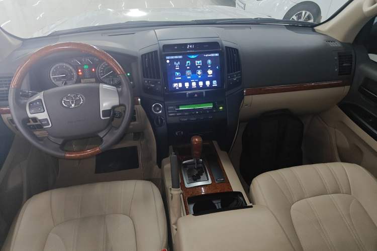 Used Toyota Land Cruiser 2014 4.0L Automatic Parallel Import Version