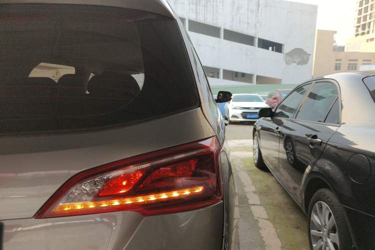 Used Baojun 730 2019 1.5T Manual Fashion Model 7-seater China VI