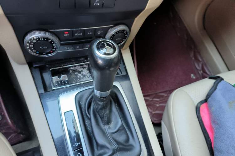 Used Mercedes-Benz GLK-Class 2011 GLK 300 4MATIC Fashion Model