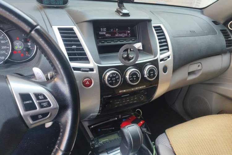 Used Mitsubishi Pajero Sport 2013 3.0L Automatic 4x4 Executive Edition