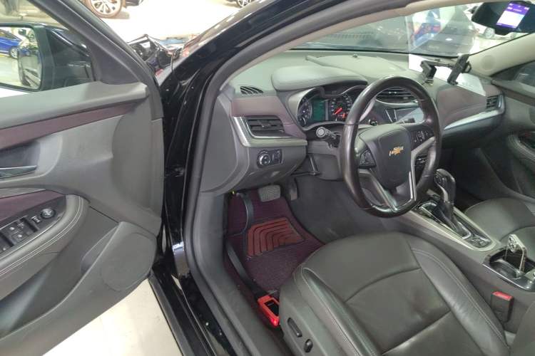 Used Chevrolet Malibu 2017 1.5T Automatic Luxury Edition Driver Seat