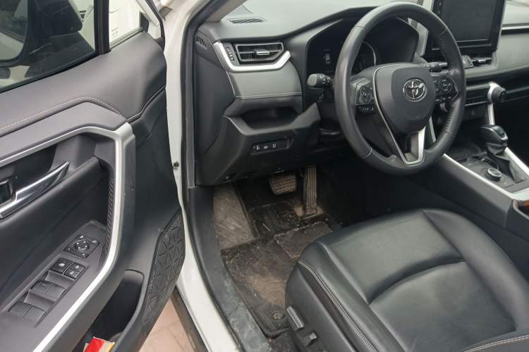 Used Toyota RAV4 2020 Dual-Engine 2.5L E-CVT 4x4 Elite PLUS Edition
