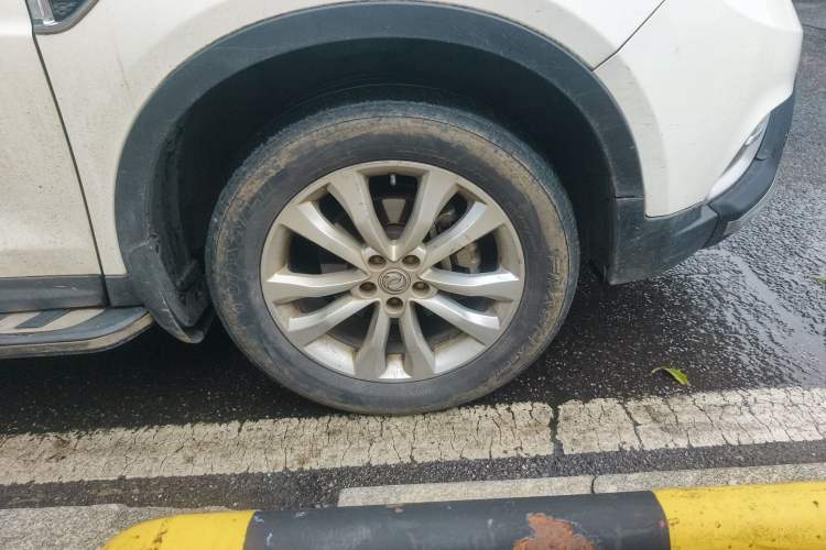 Used Dongfeng Aeolus AX7 2015 2.3L Automatic ZhiZun Version
