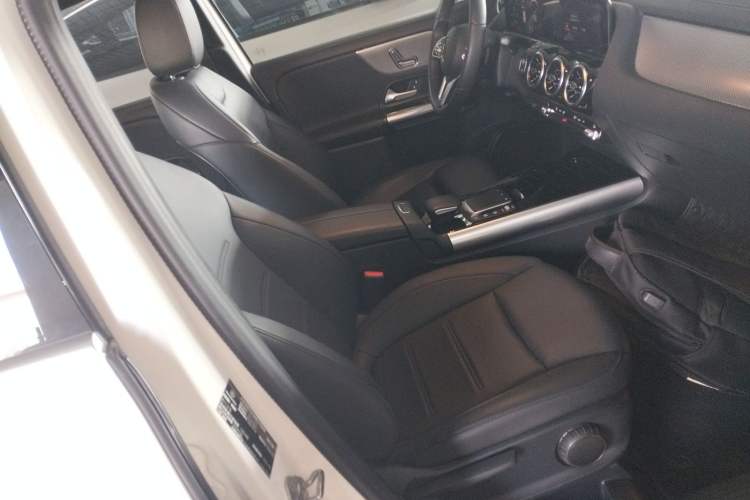 Used Mercedes-Benz GLA 2023 Facelifted GLA 200
