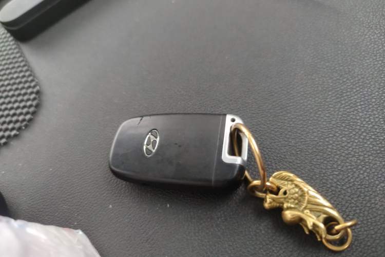 Used Hyundai Sonata 2014 2.4L Automatic Luxury Version China IV Standard