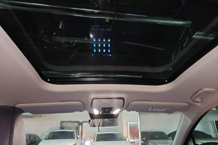 Used Hongqi HS7 PHEV 2024 2.0T PHEV Two-Wheel Drive Flagship Edition 6 Seats