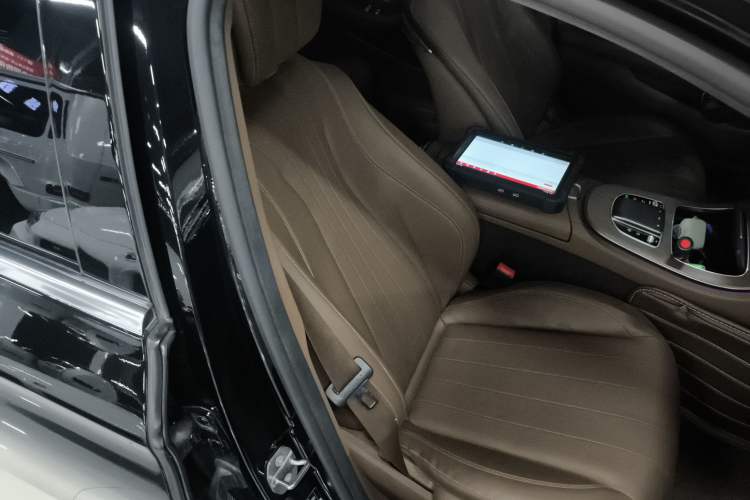 Used Mercedes-Benz E-Class 2021 Restyled E 300 L Luxury Edition
