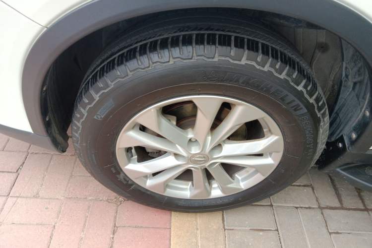 Used Nissan X-Trail 2014 2.0L CVT Comfort Edition 2WD Left Front Wheel Hub