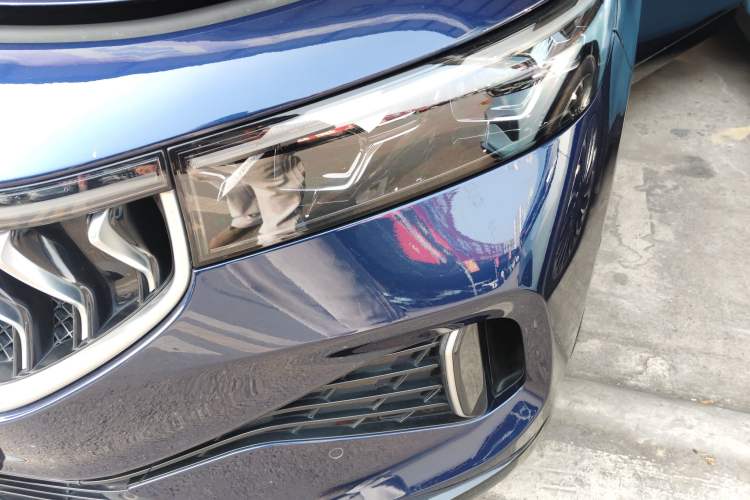 Used VOYAH FREE 2021 Four-Wheel Drive Standard Range-Extended Exclusive Luxury Package Left Front Headlight