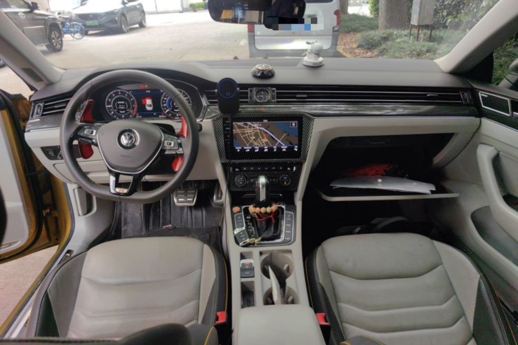 Used Volkswagen FAW-Volkswagen CC 2019 380TSI Yeyan Edition China V Standard Center Console