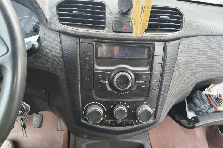 Used Wuling Hongguang 2015 1.2L S Base Model China IV
