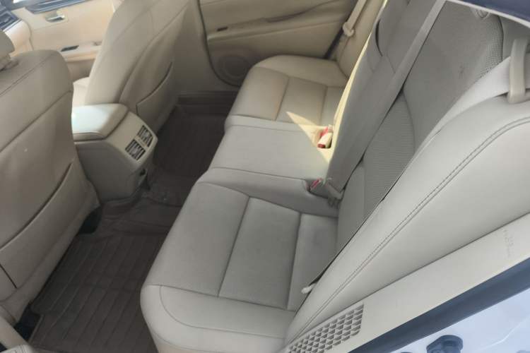 Used Lexus ES 2014 300h Elite Edition