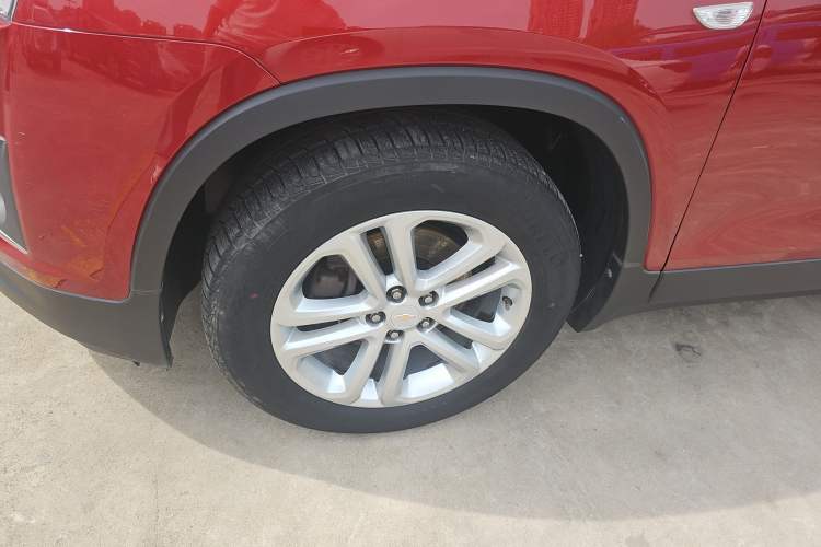 Used Chevrolet Trax 2016 1.4T Manual Two-Wheel Drive Comfort Version with Sunroof