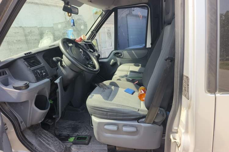 Used Ford Transit Custom 2016 2.2T Long-Wheelbase 6/7-Seater Mid-Roof Multi-Purpose Vehicle
