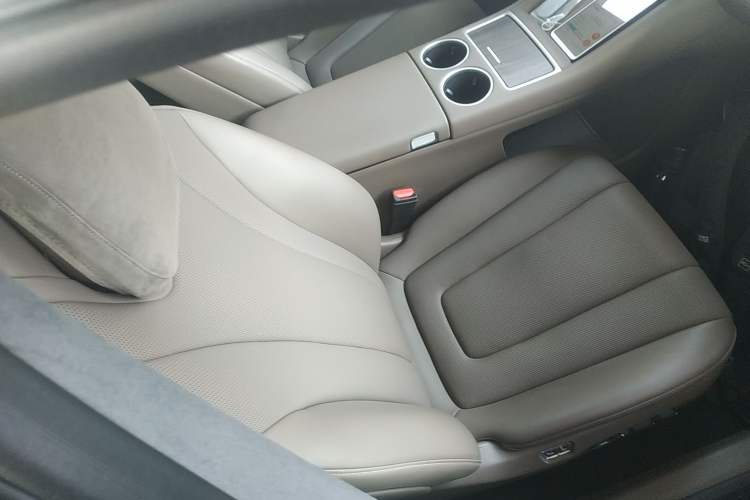 Used Hima Luxeed R7 2025 Range-Extended Version 251 km Max
