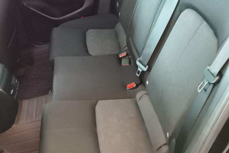 Used Mazda CX-4 2021 2.0L Automatic Two-Wheel Drive Blue Sky Exploration Edition Left Rear Seat